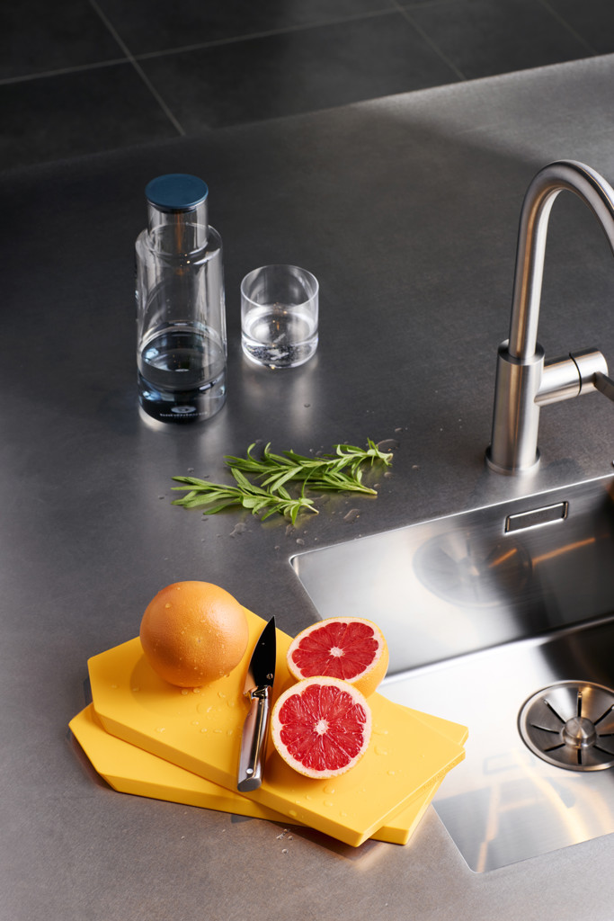 2024_07_01_CrushGrinder0895_lowres.jpg Zurich / Cutting board, small / Blueberry / PP