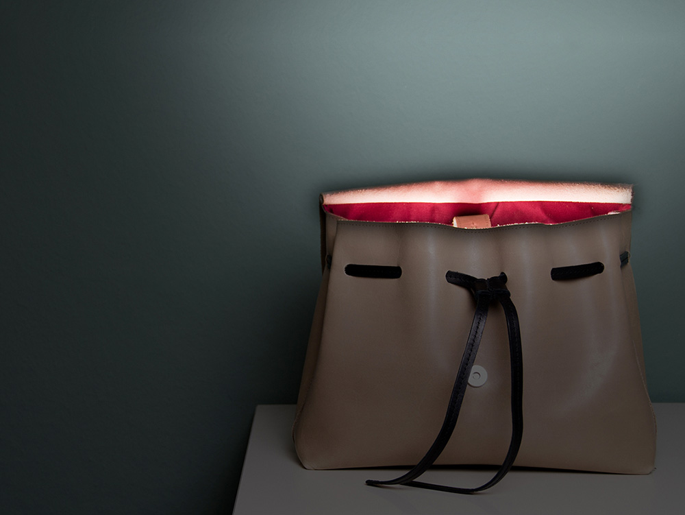 packshot_SOI_mini_offen.jpg SOI.mini Taschenlicht / Anthrazit
