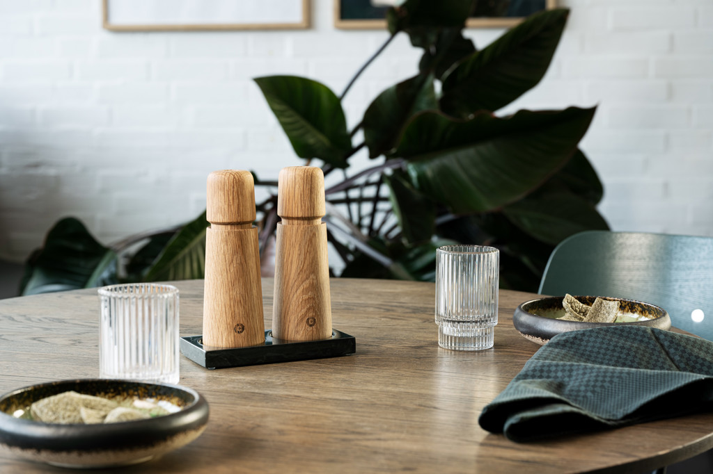 Stockholm / 2pcs. grinder set / Natural / 17cm / Oak