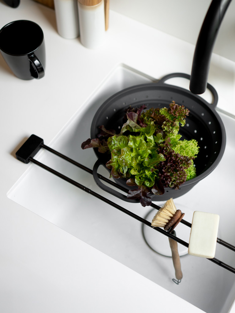 dripline_black-8.jpg drip.line / Schwarz