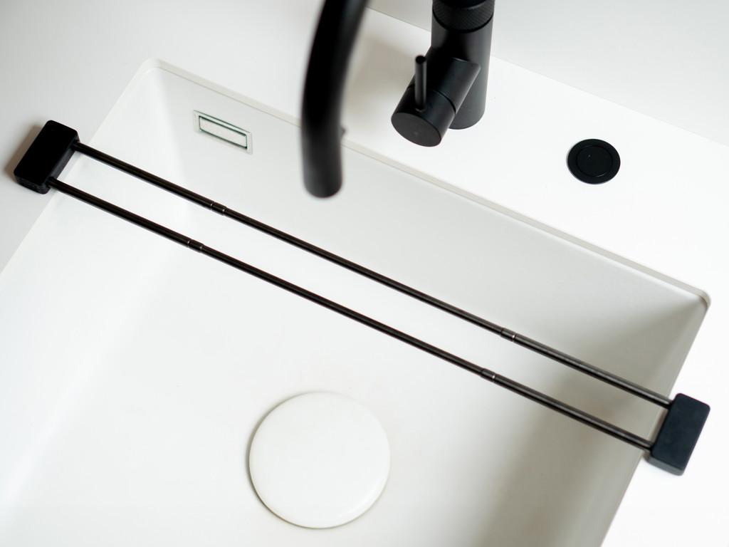 dripline_black-9.jpg drip.line / Schwarz