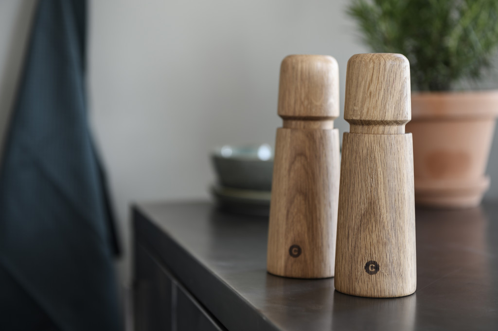 Stockholm / 2pcs. grinder set / Natural / 17cm / Oak