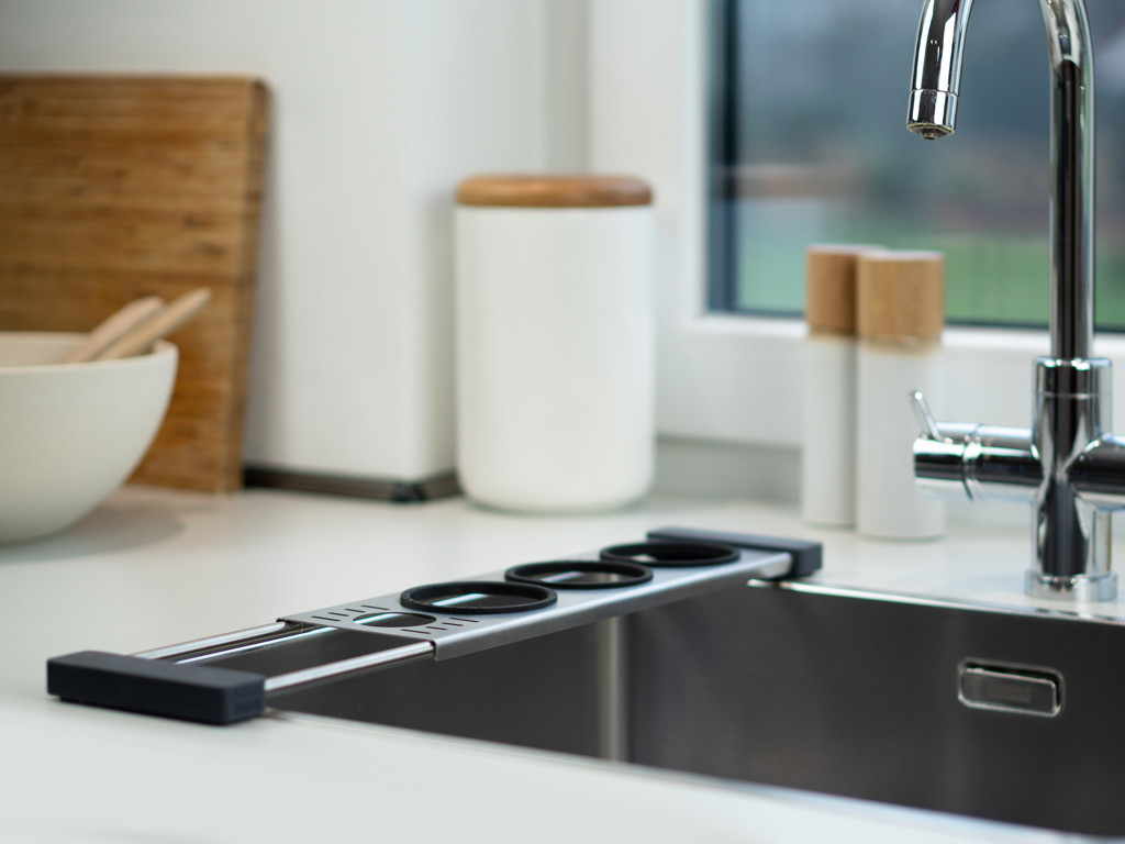 dripit__plane.jpg drip.it+ Flaschen-Abtropfhalter