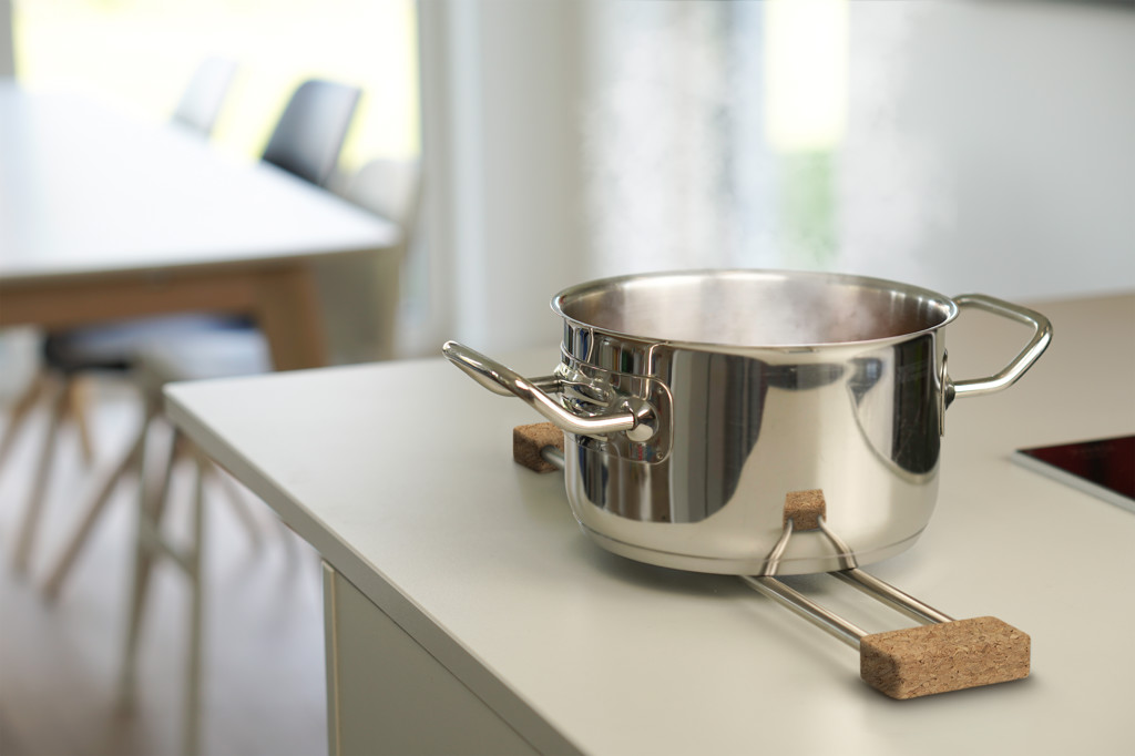 dripline_kork_trivet.jpg drip.line / Cork